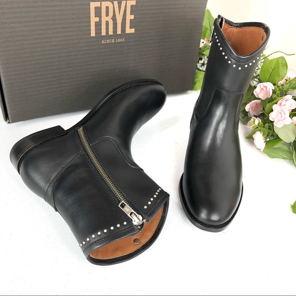 Frye Melissa stud short black boots size 6.5 B